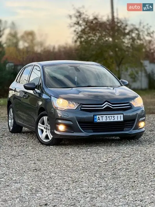 Citroen C4 2011 photo 2