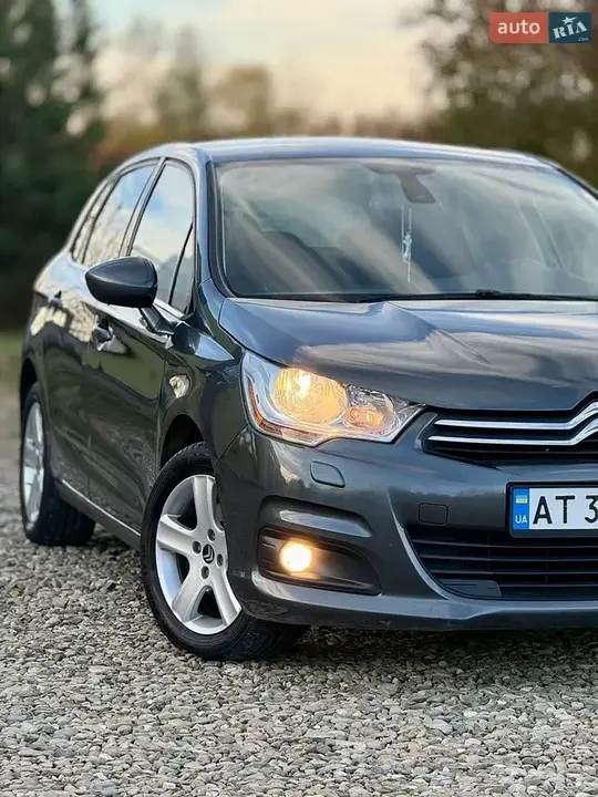 Citroen C4 2011 photo 3