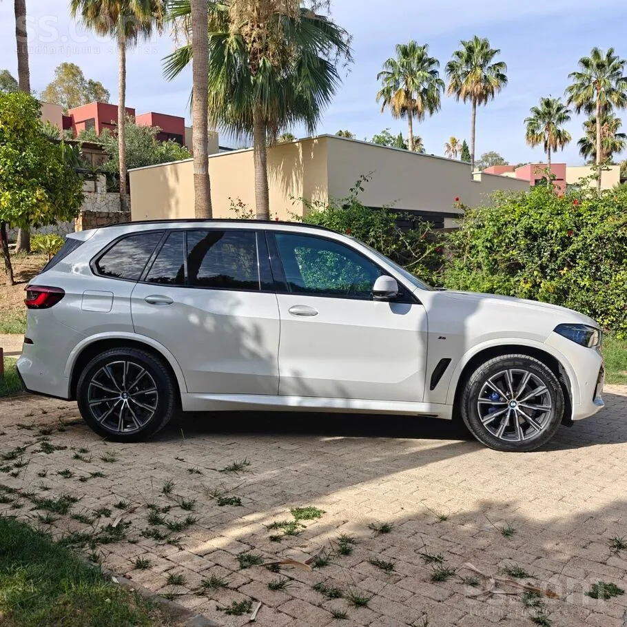 BMW X5 2021 photo 2
