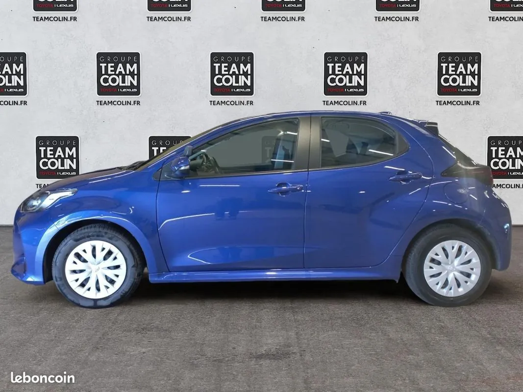 Toyota Yaris 2024 photo 2