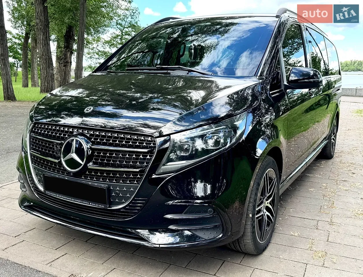 Mercedes-Benz V-Class 2025 photo 3