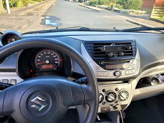 Suzuki Alto 2010 photo 5