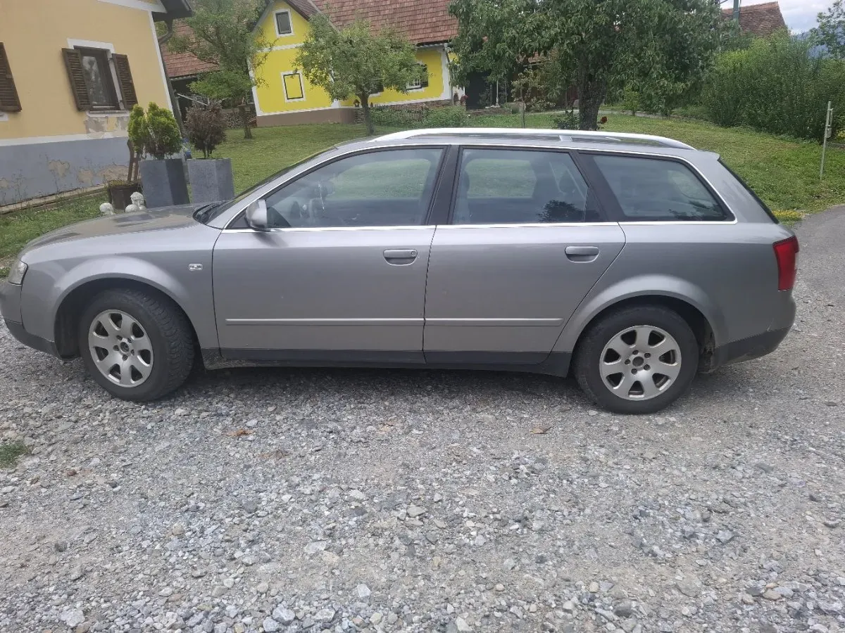 Audi A4 2002 photo 2