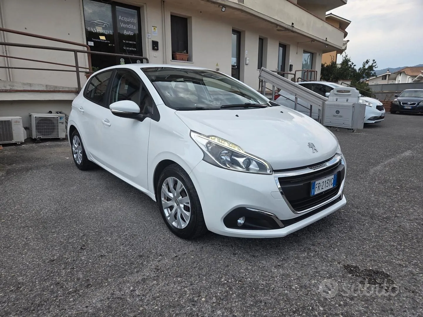 Peugeot 208