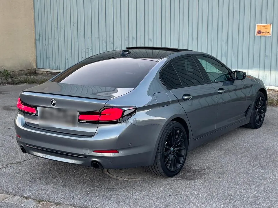 BMW G30