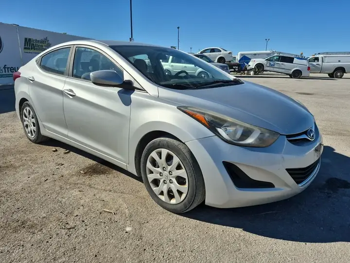 Hyundai Elantra 2014 photo 3