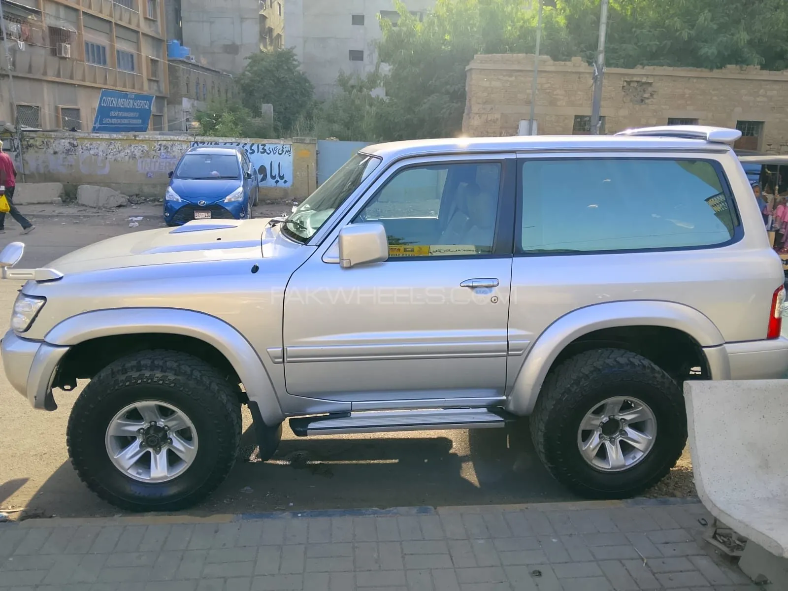 Nissan Safari