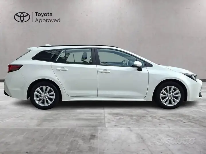 Toyota Corolla Touring Sports 2024 photo 3