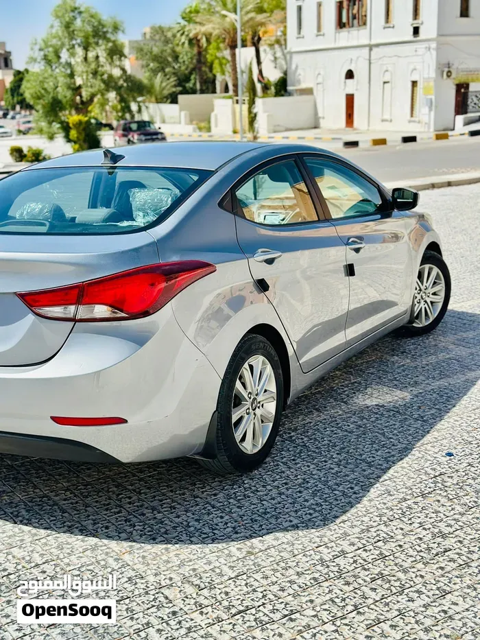 Hyundai Elantra 2015 photo 3