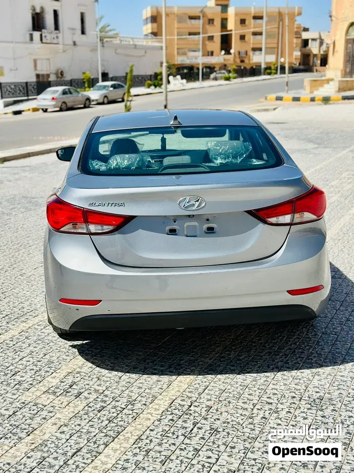 Hyundai Elantra 2015 photo 2