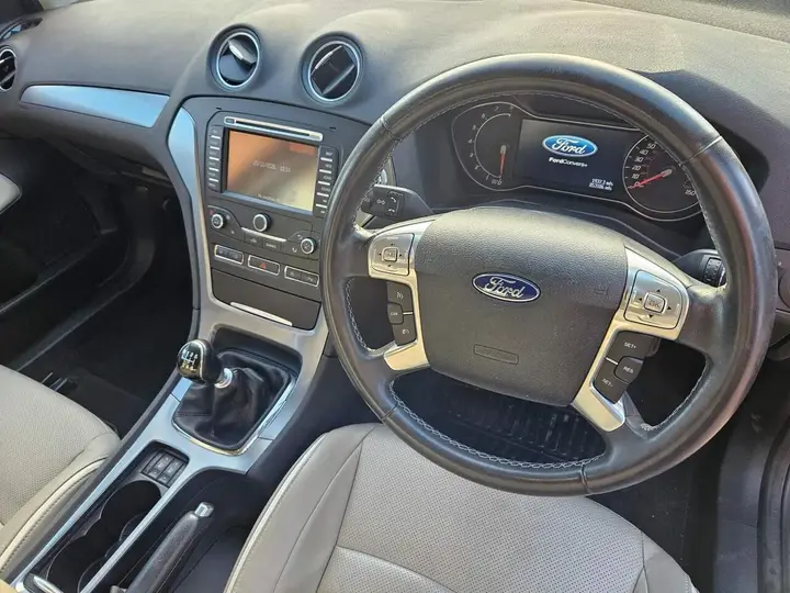 Ford Mondeo 2011 photo 3