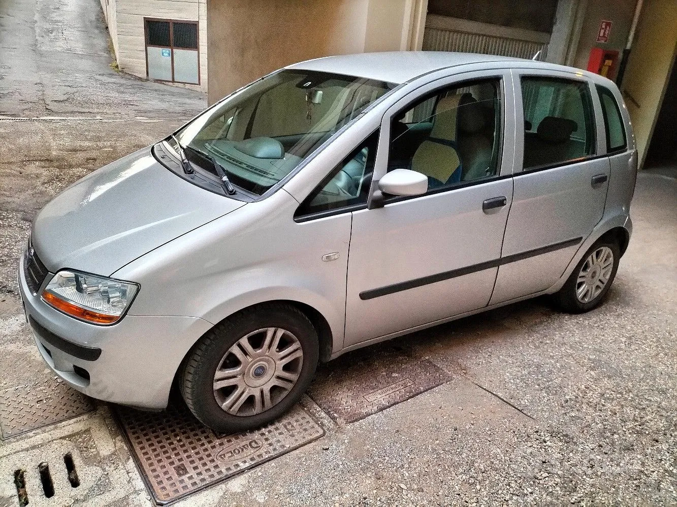 Fiat Idea 2005 photo 2