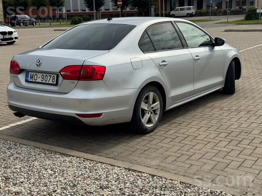 Volkswagen Jetta 2014 photo 2