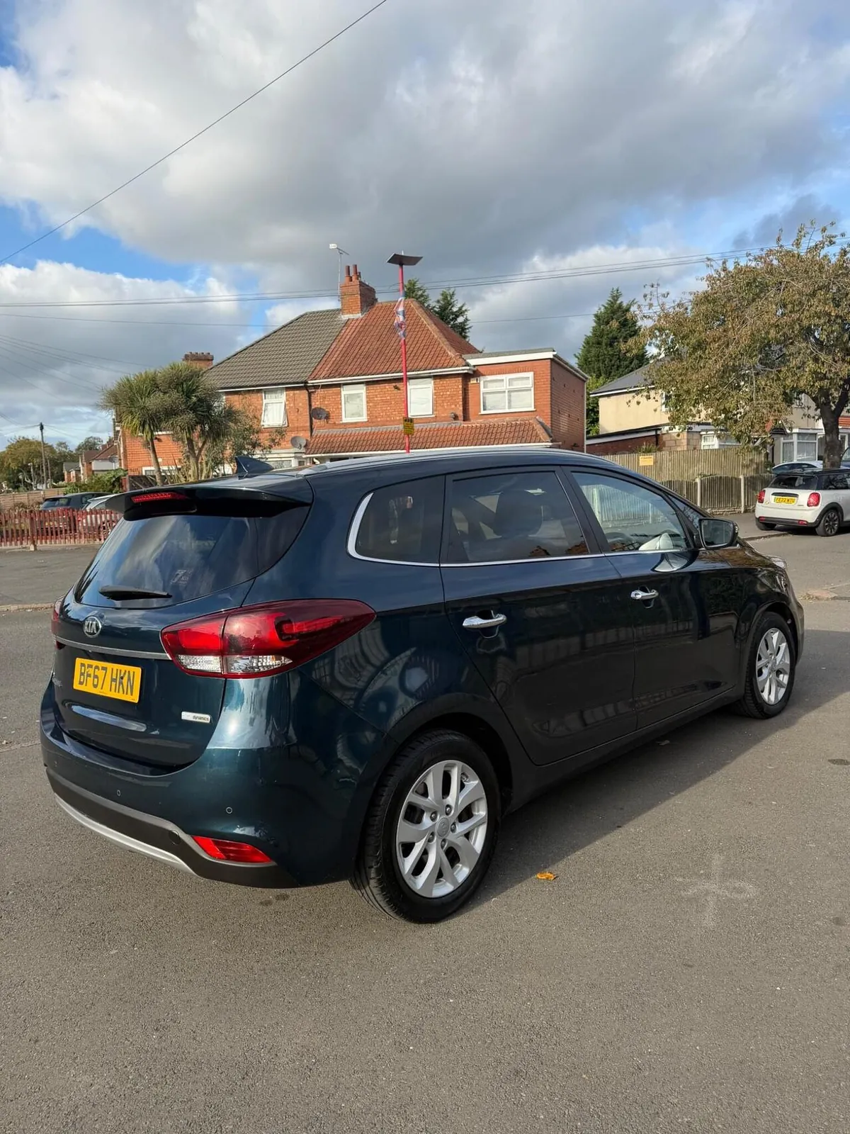 Kia Carens 2017 photo 2