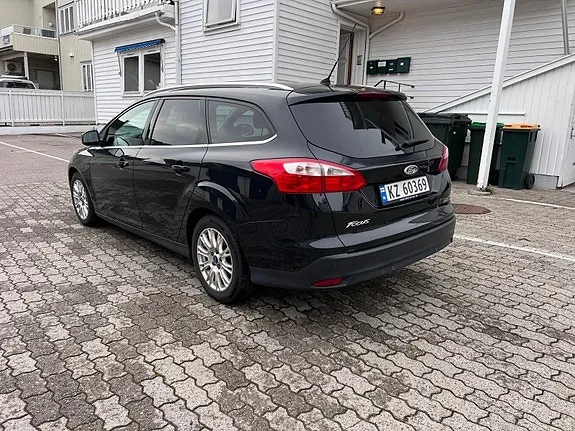 Ford Focus 2011 photo 3