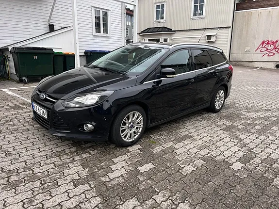 Ford Focus 2011 photo 2