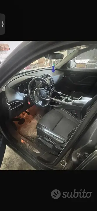 Jaguar F-Pace 2017 photo 5