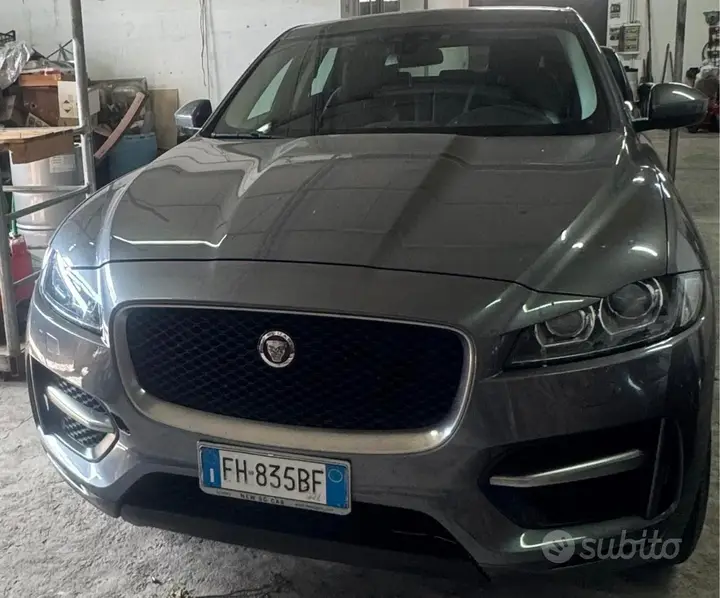 Jaguar F-Pace