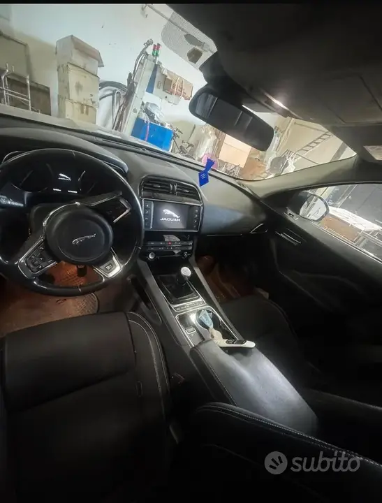 Jaguar F-Pace 2017 photo 4