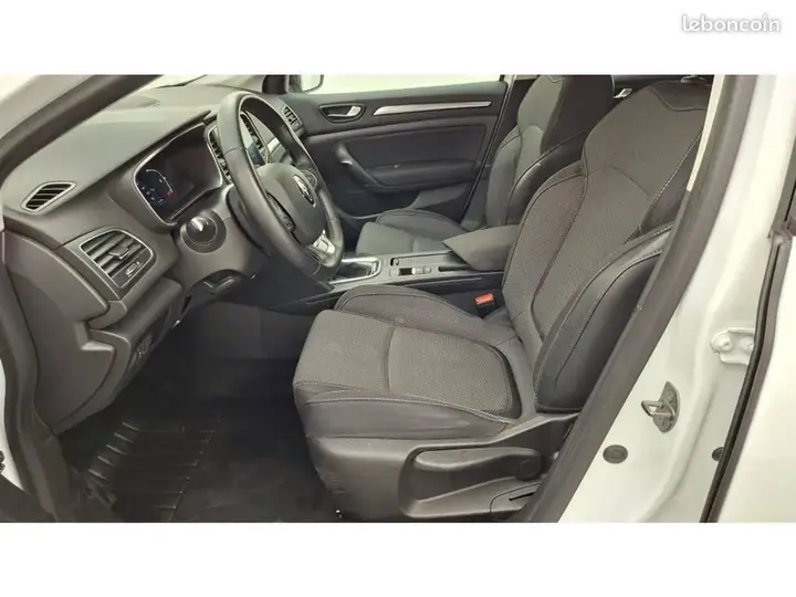 Renault Megane 2023 photo 5