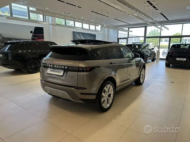 Land Rover Evoque 2023 photo 2