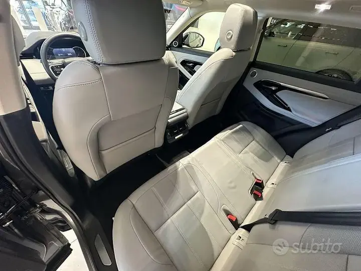 Land Rover Evoque 2023 photo 5