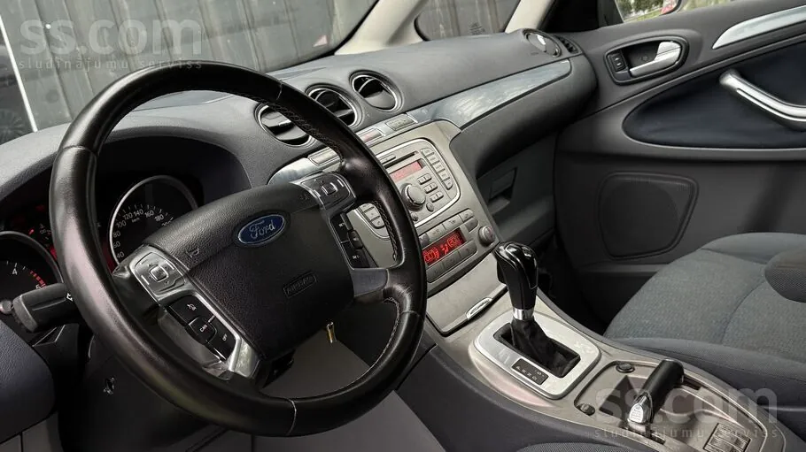 Ford Galaxy 2009 photo 5
