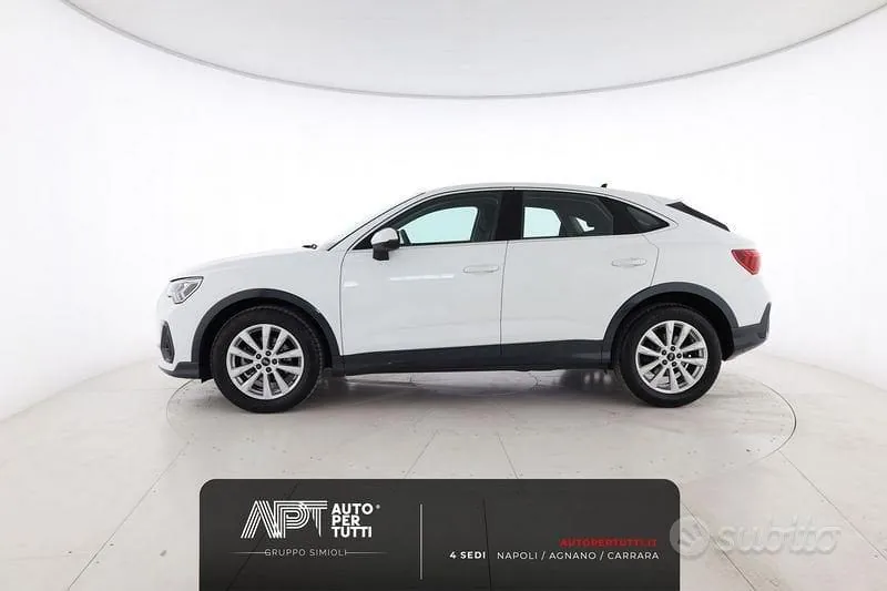 Audi Q3 2021 photo 2
