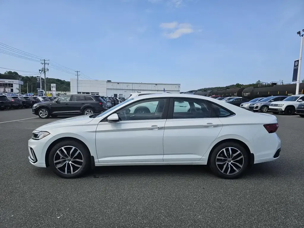 Volkswagen Jetta 2025 photo 4