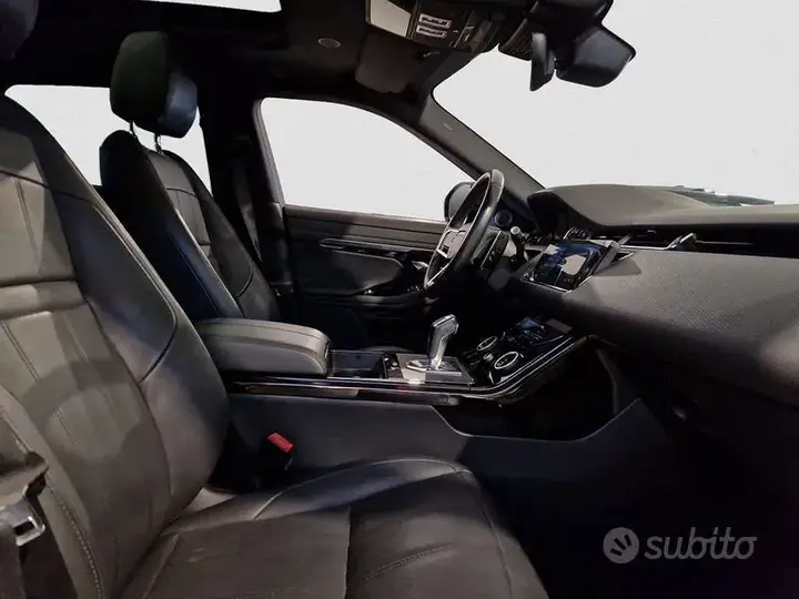 Land Rover Evoque 2022 photo 3