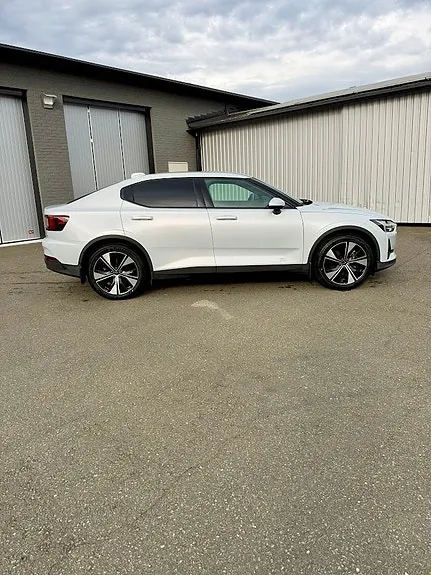 Polestar 2 2023 photo 2