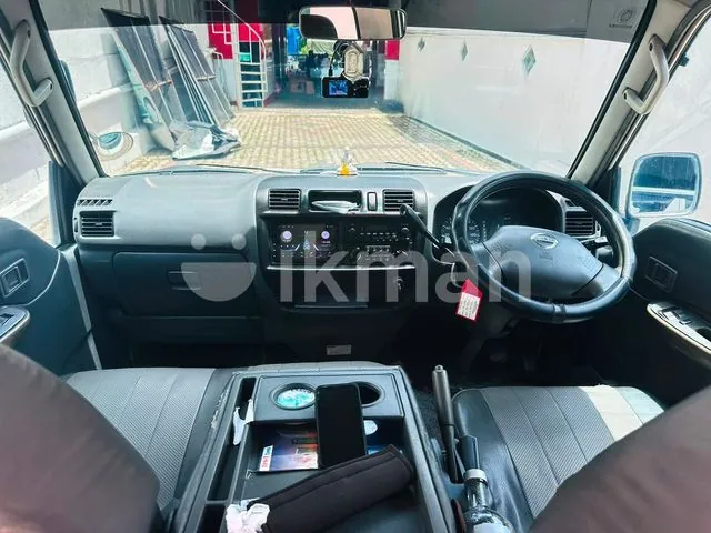Nissan Serena 2007 photo 4