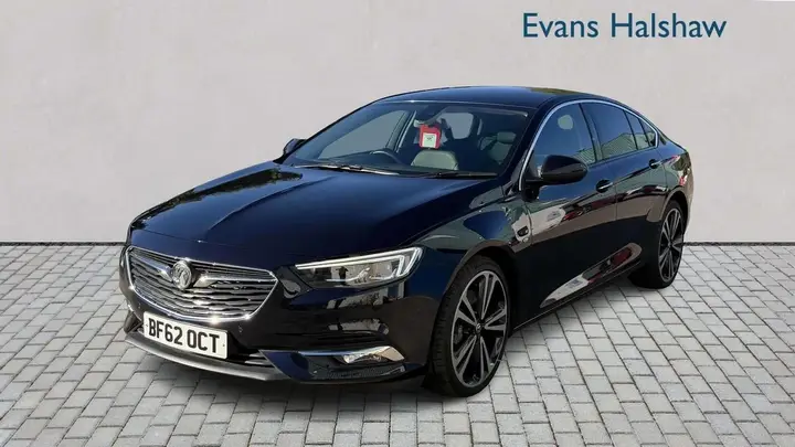 Vauxhall Insignia 2018 photo 2