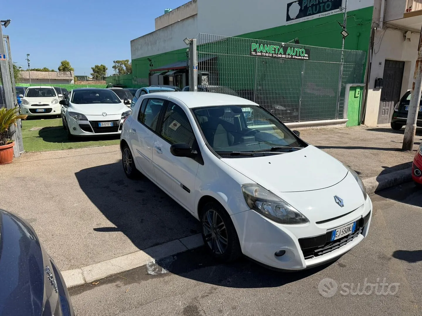 Renault Clio 2011 photo 2