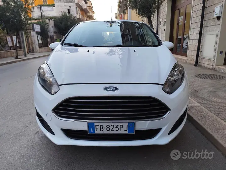 Ford Fiesta 2016 photo 2