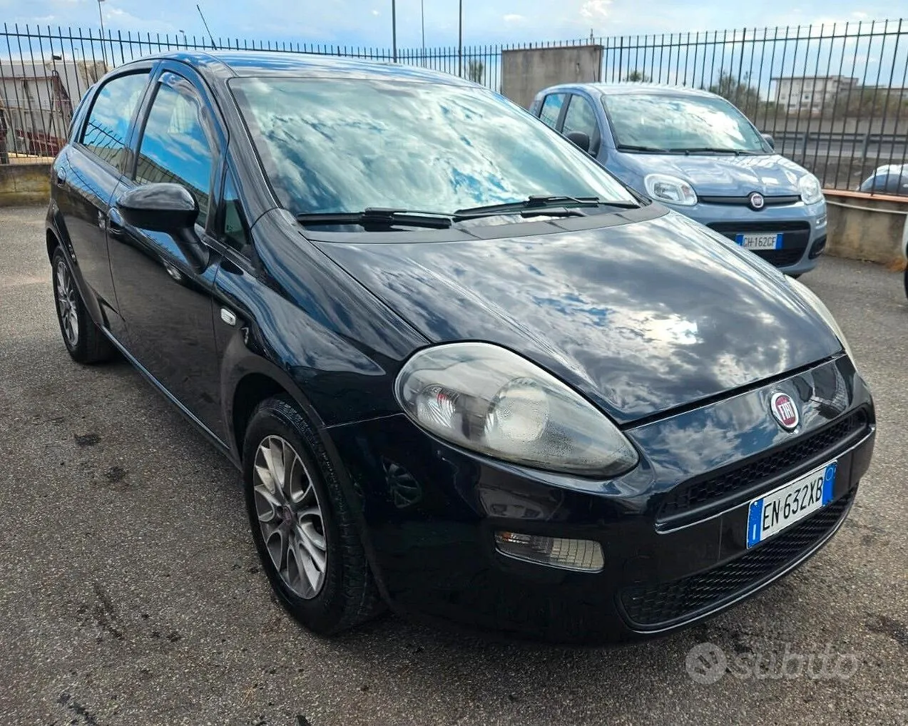 Fiat Grande Punto 2012 photo 2