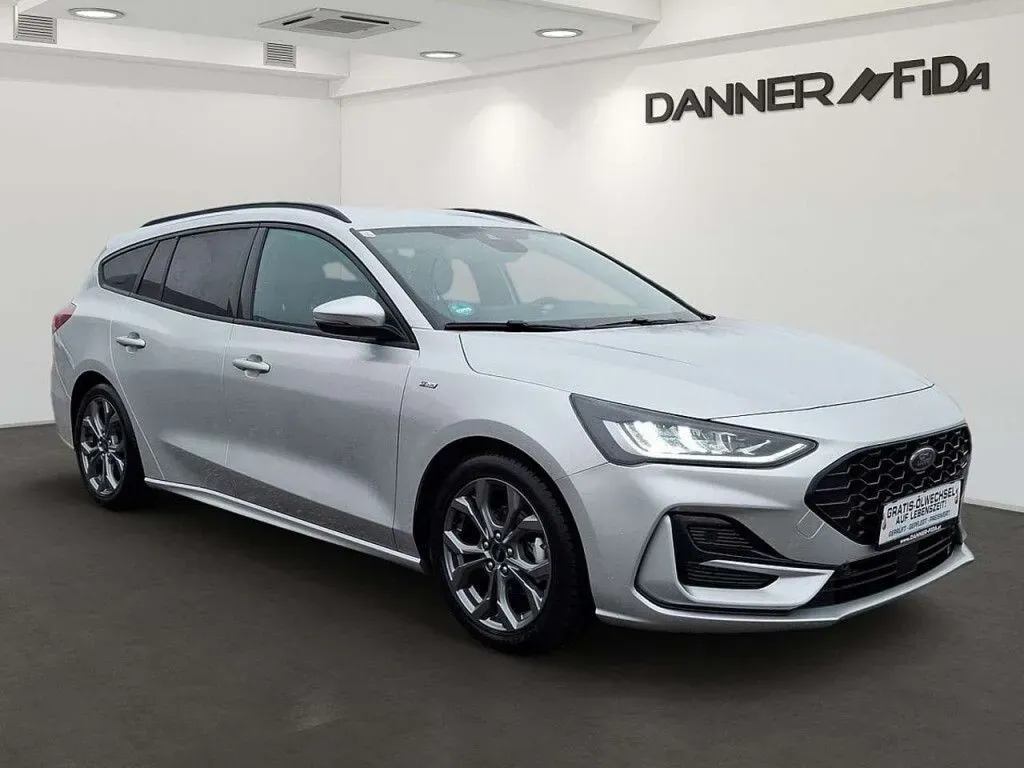 Ford Focus 2024 photo 2