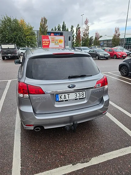 Subaru Legacy 2010 photo 2