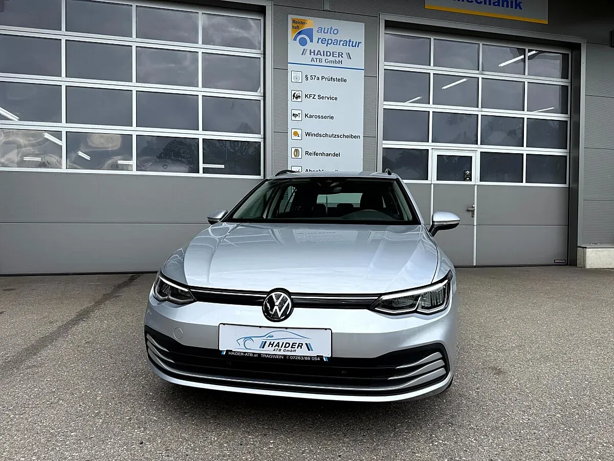 Volkswagen Golf 2023 photo 2