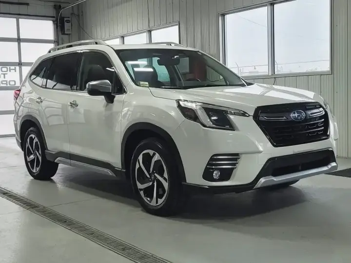 Subaru Forester 2023 photo 2