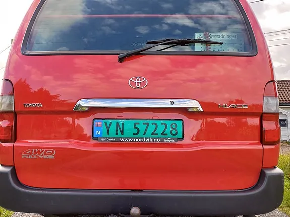 Toyota Hiace 2012 photo 5