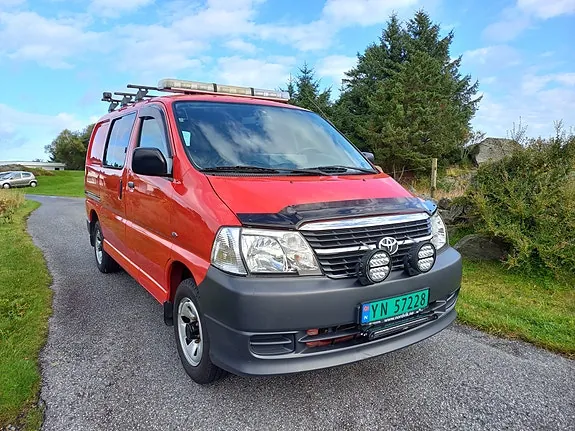 Toyota Hiace 2012 photo 3