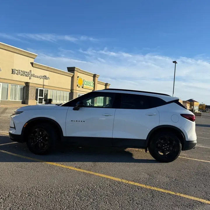 Chevrolet Blazer 2024 photo 2