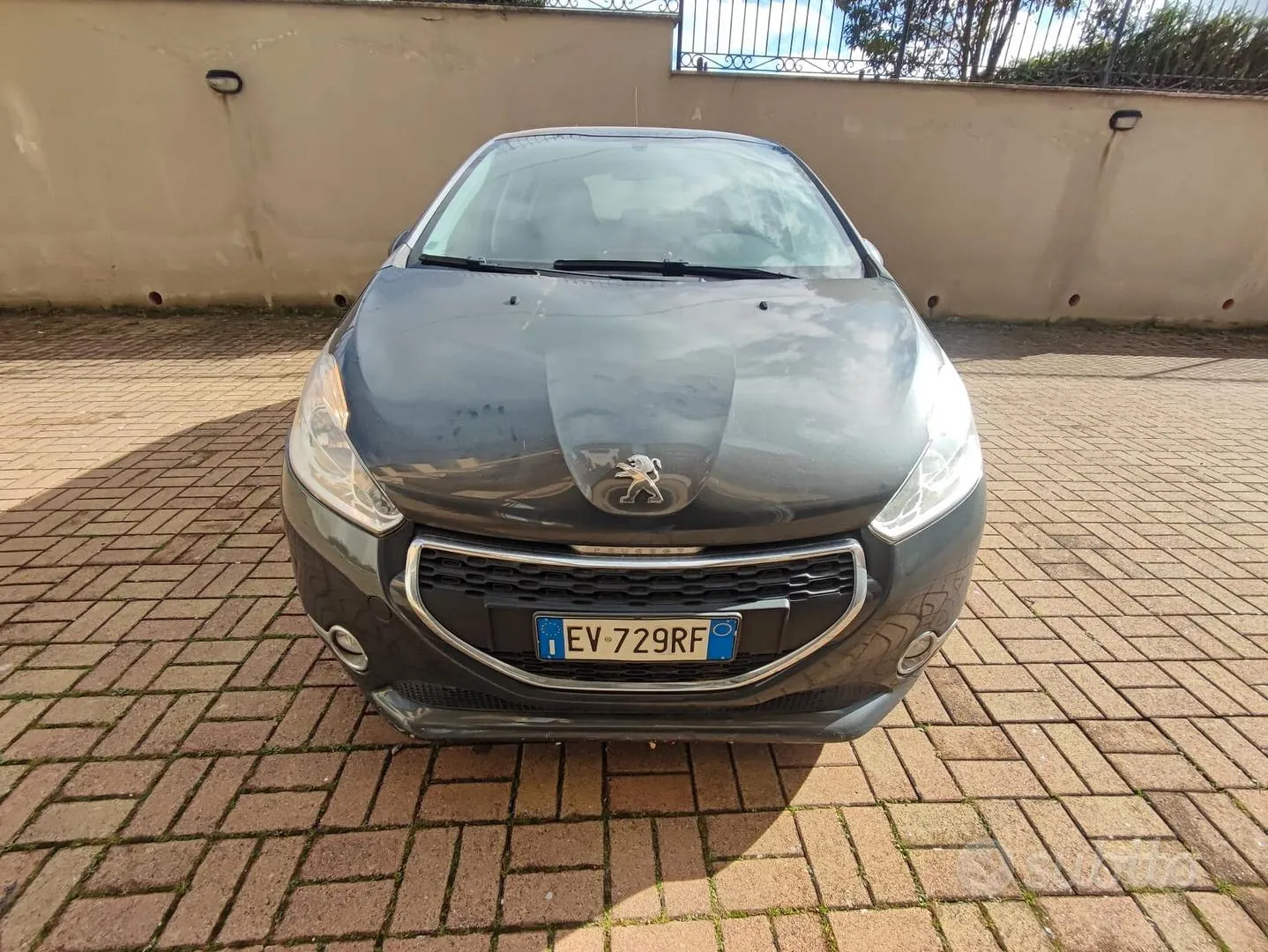 Peugeot 208 2014 photo 2