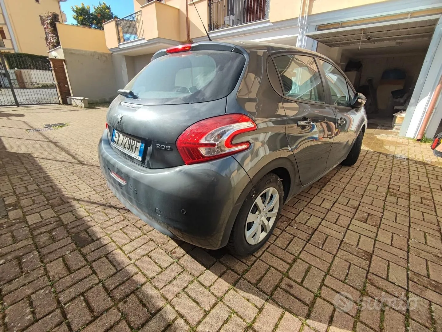 Peugeot 208 2014 photo 4