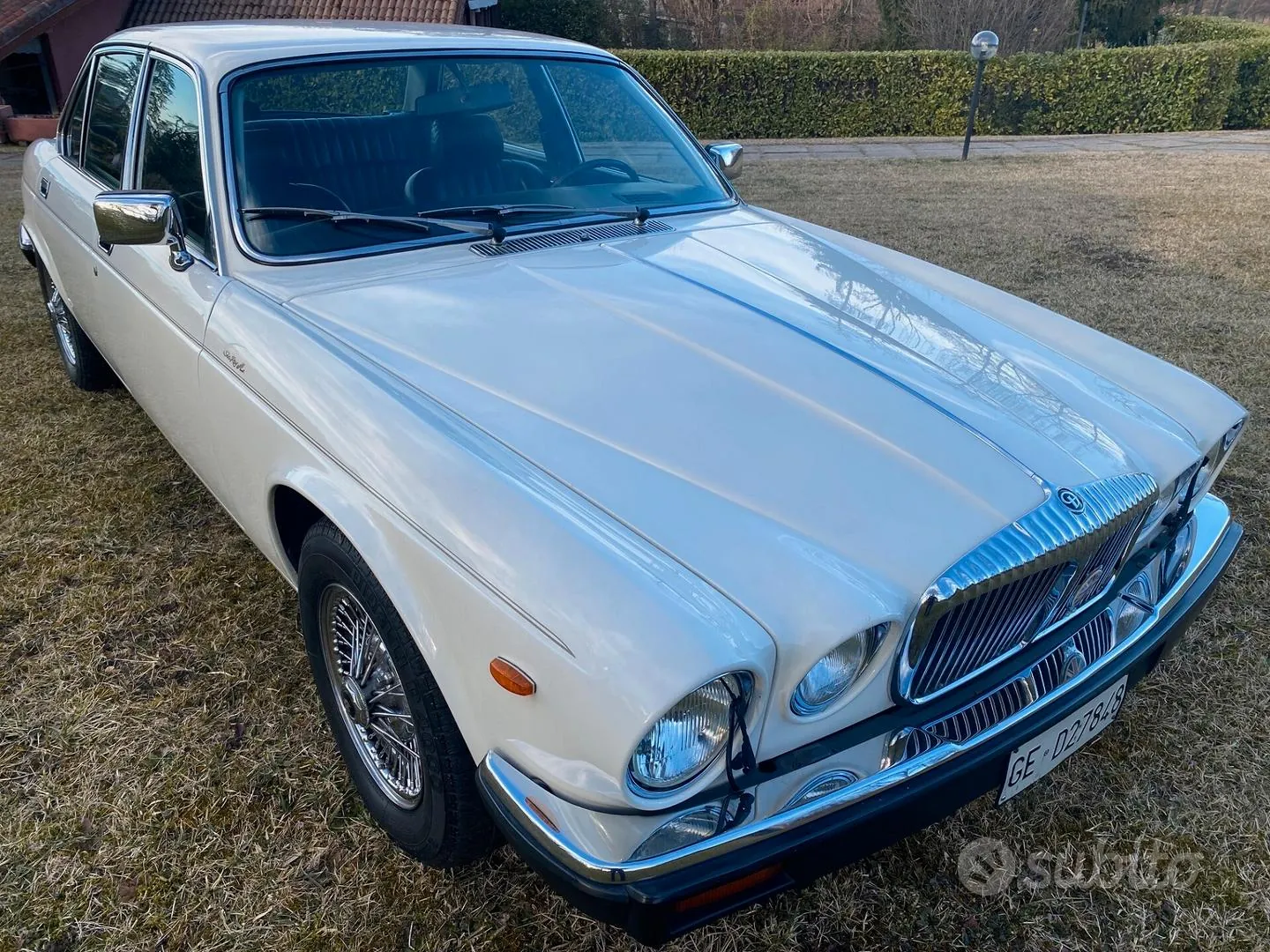 Daimler Double Six 1980 photo 4