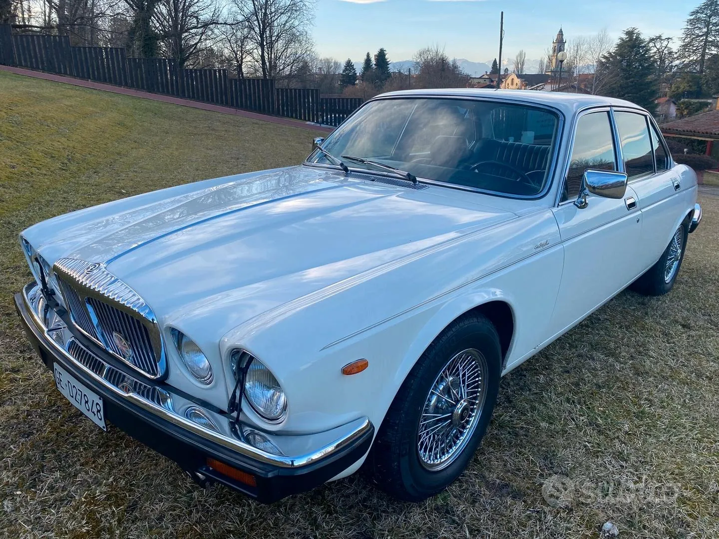 Daimler Double Six 1980 photo 2