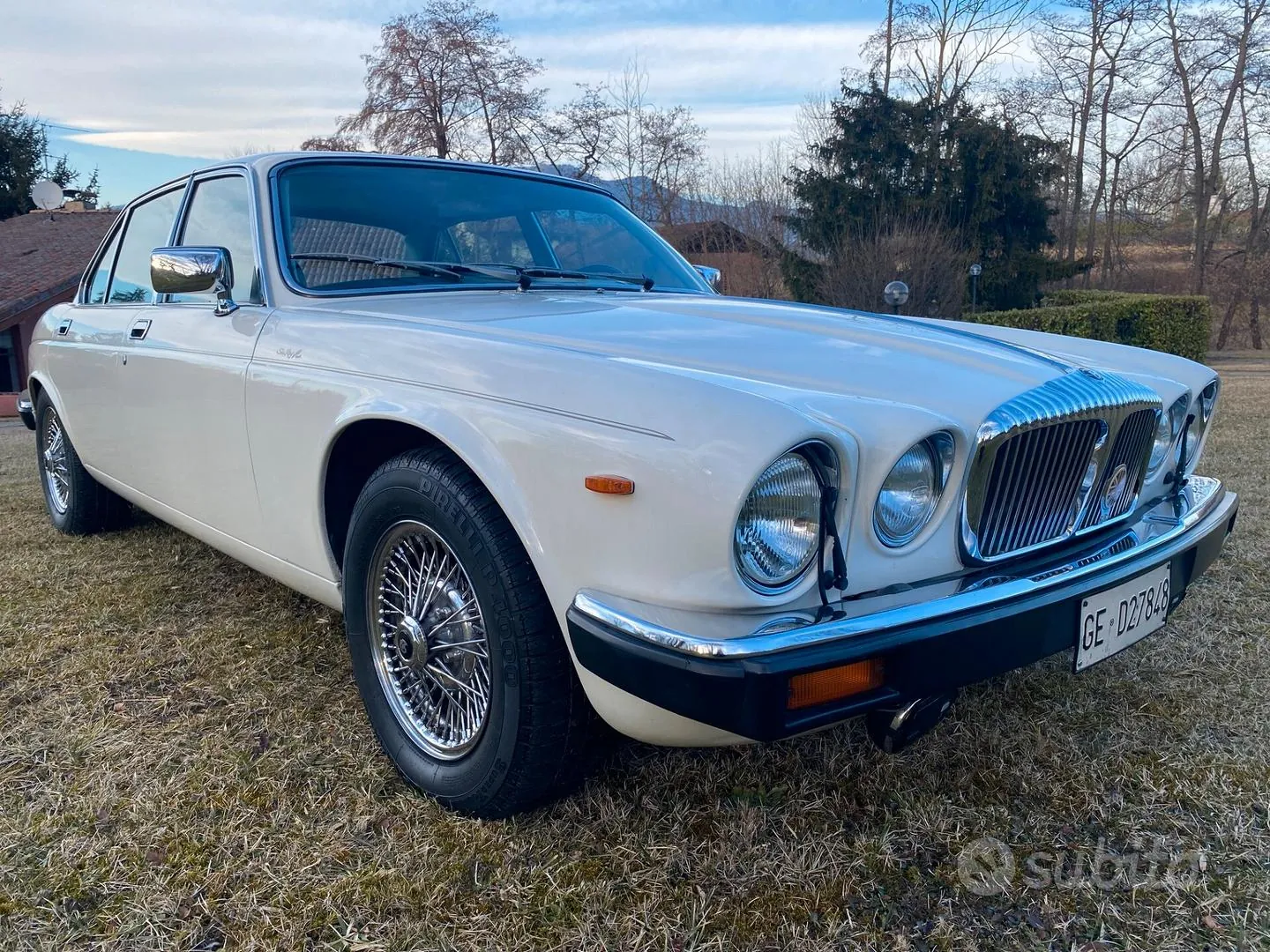 Daimler Double Six 1980 photo 3