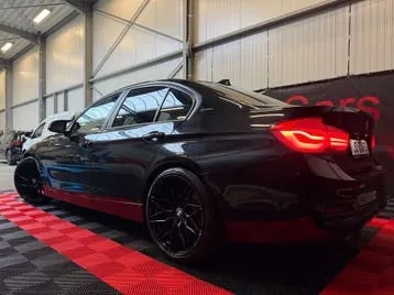 BMW Série 3 2018 photo 2
