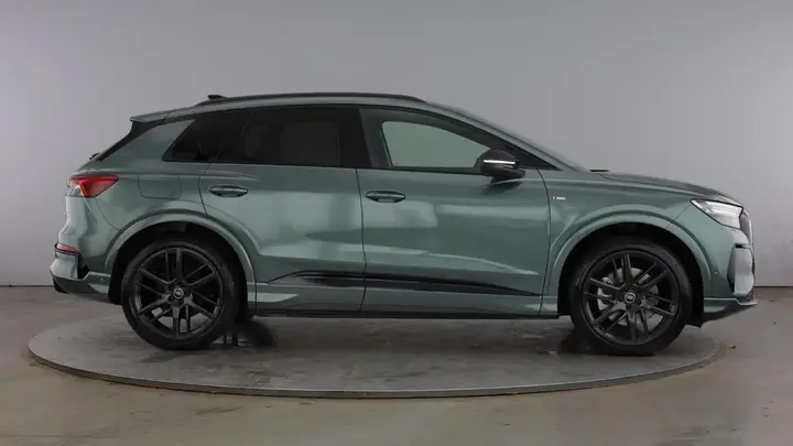 Audi Q4 E-Tron photo 4